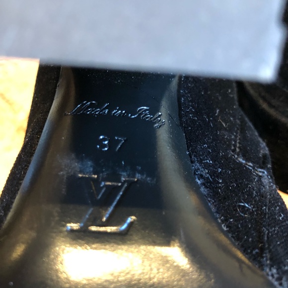 Like New AUTHENTIC LOUIS VUITTON ‘Monumenta’ Velvet Boots MA0137 €950 - Picture 9 of 11